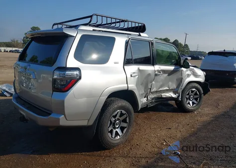 2018 Toyota 4Runner Sr5 z USA, uszkodzony, nr VIN JTEZU5JR1J5167621